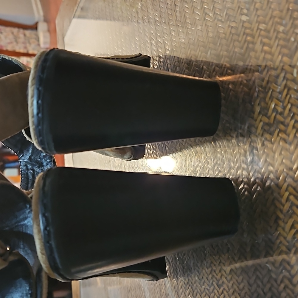 KDB shoes - 8.5 - Picture 4 of 7